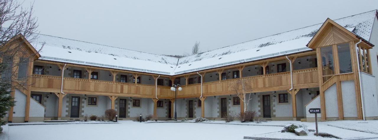 Scandinavian Village Ltd Авимор Екстериор снимка